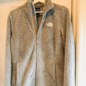 Super cozy North Face jacket 🤍